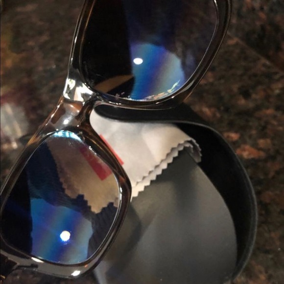 RAY-BAN SUNGLASSES 4194 710/85 POLARIZED AUTHENTIC KID SIZE main image 6